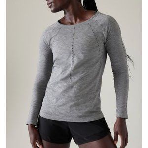 ATHLETA foothill long sleeve tee in heather gray size XS